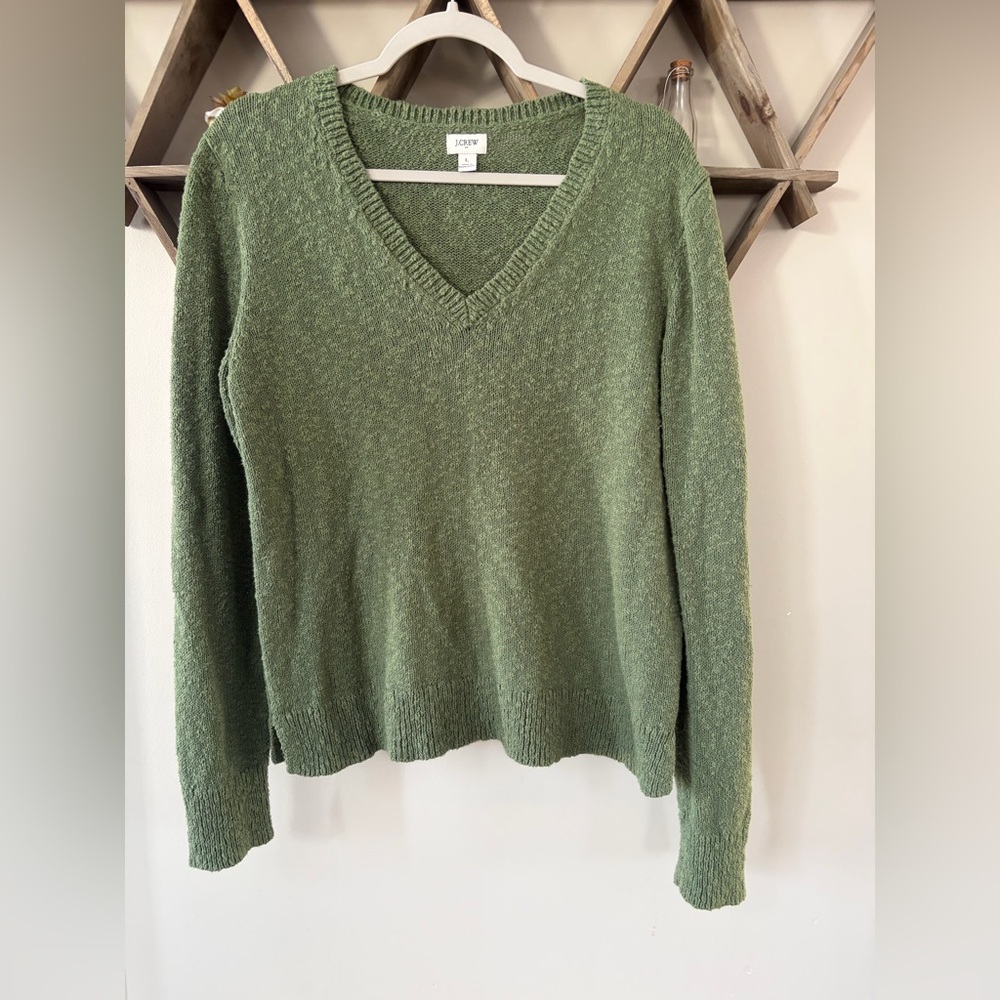 J.Crew V-neck slub sweater in green. Like new. Women’s size large. - Picture 2 of 5